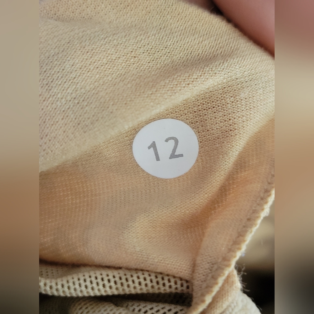 Lululemon Power Y Fitted Tank Top Light Grey Luon Size 12 - Picture 5 of 7